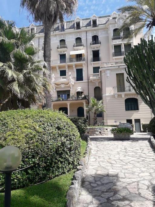 Apartamento La Casa Di Anna, In Palazzina Liberty Fronte Parco Bordighera Exterior foto