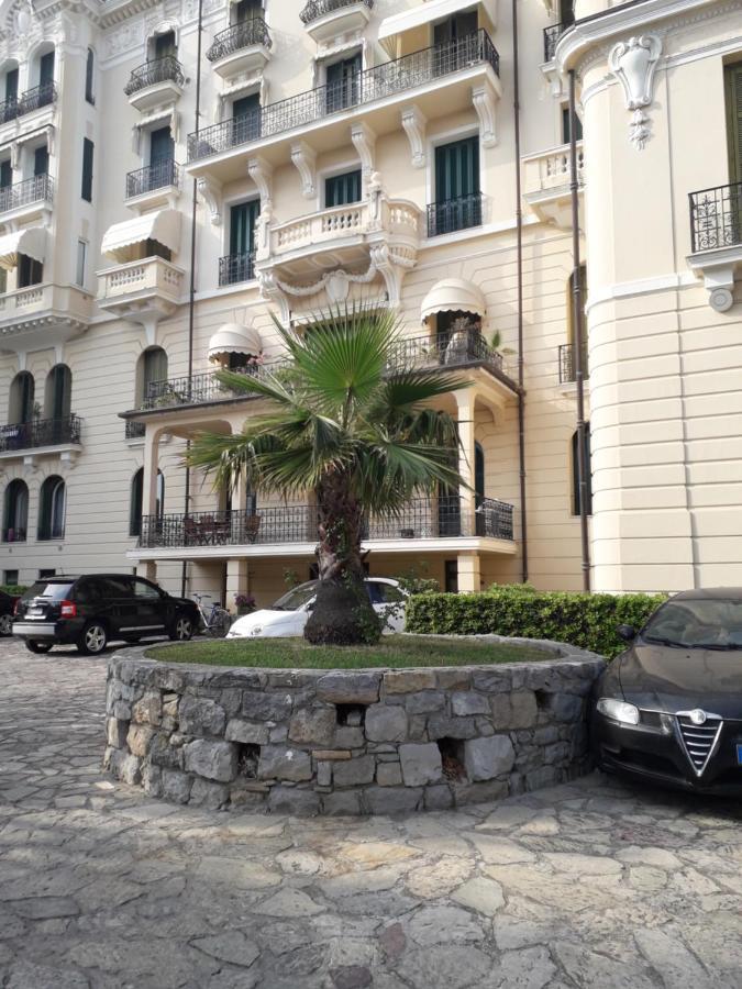 Apartamento La Casa Di Anna, In Palazzina Liberty Fronte Parco Bordighera Exterior foto